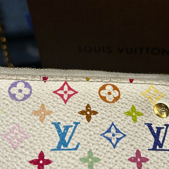 Louis Vuitton Murakami Key Cles with Box. BC Condition. - Picture 9 of 14
